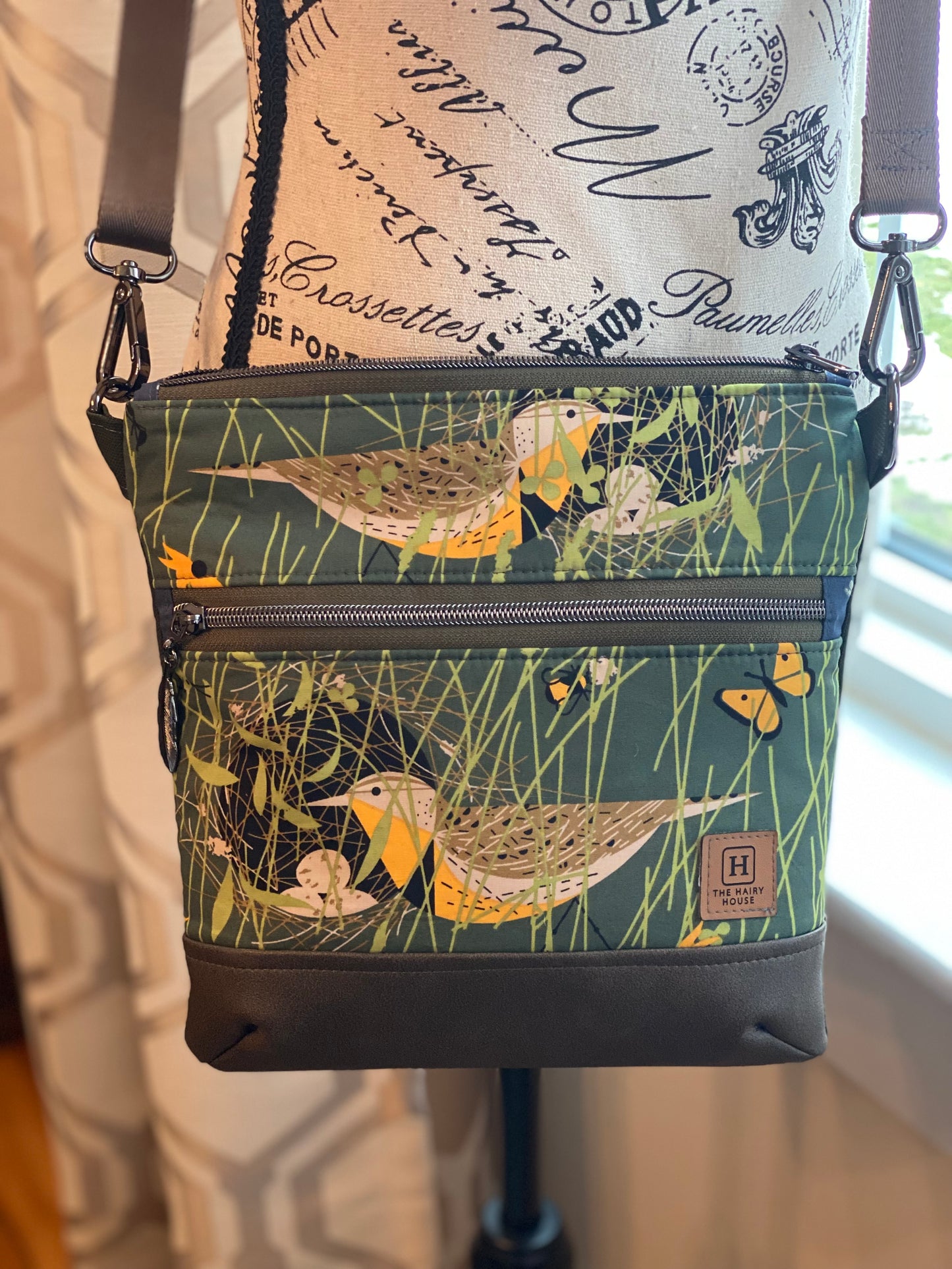 Koda Deluxe Crossbody Bag - Eastern Meadowlark - Art Bag