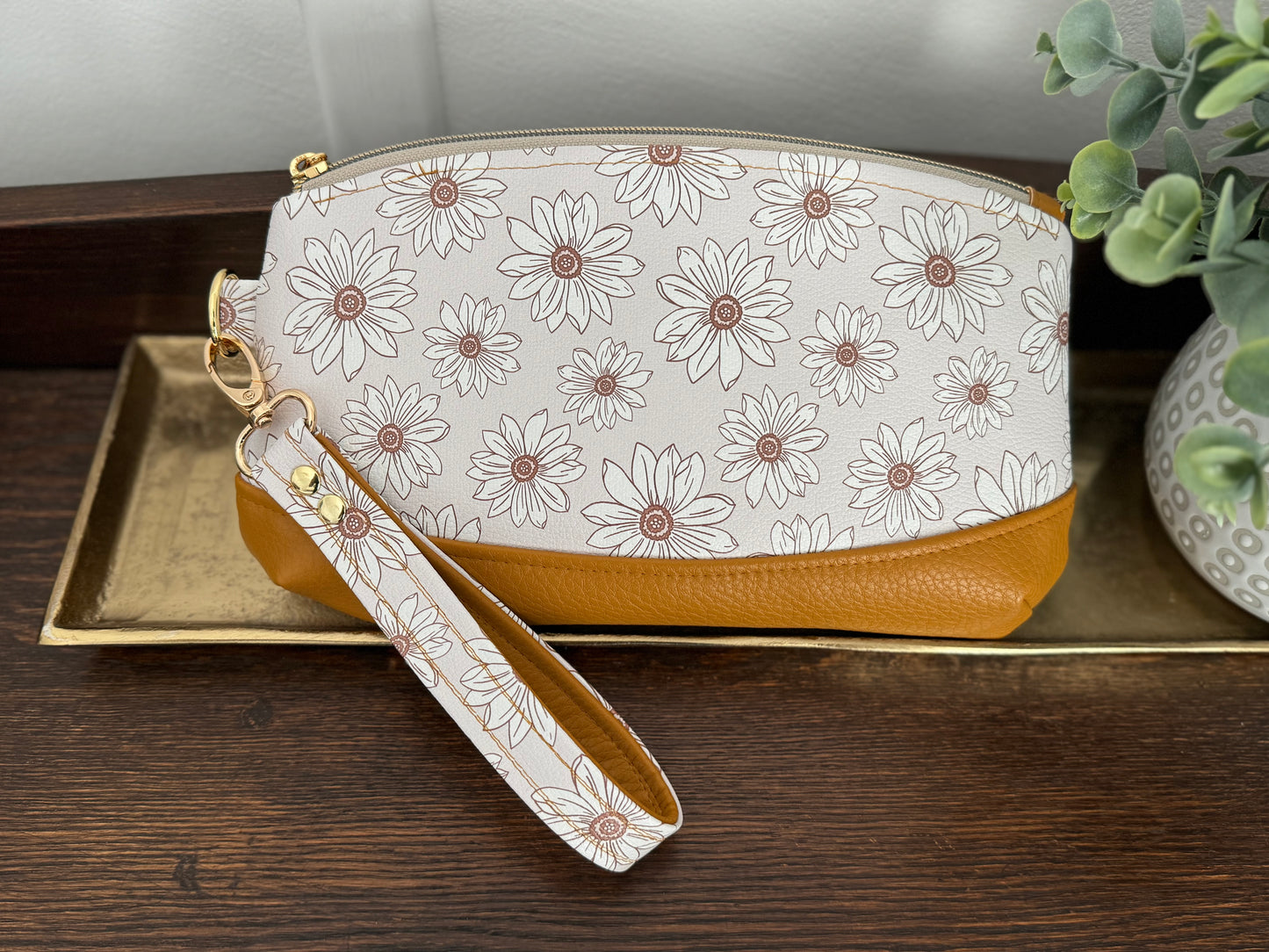 Clematis Wristlet - Daisies / Ochre